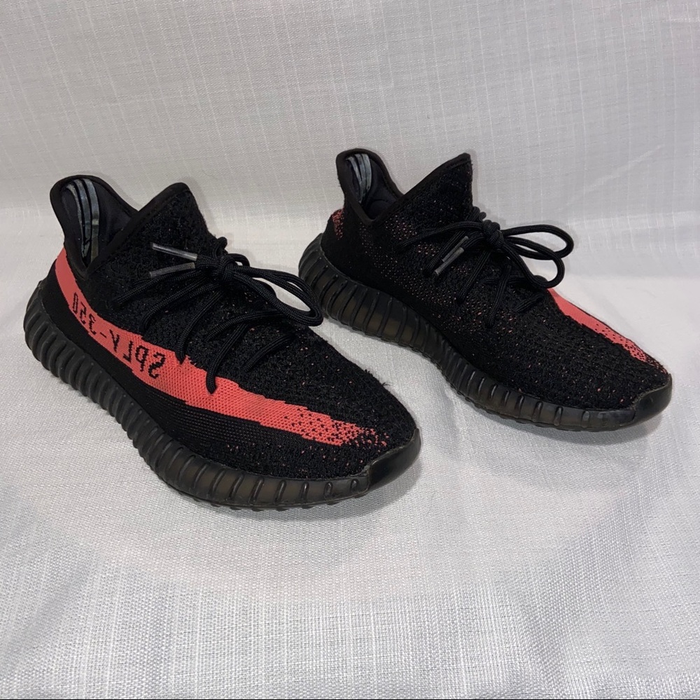 Yeezy boost 350 v2 “core black red”